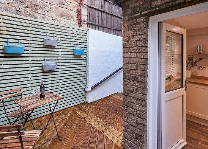 Host & Stay - Sion Hall Cottage